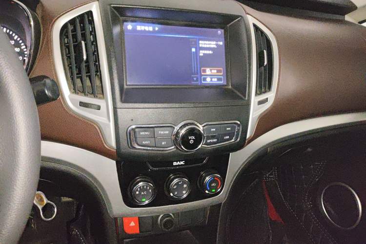 Used HYOSOW H3 2015 1.5L manual Comfort trim level Audio And AC Panel