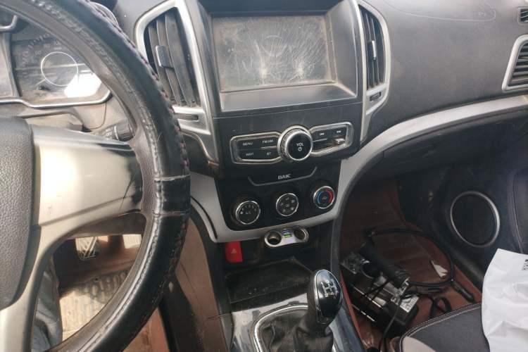 Used HYOSOW H3 2015 1.5L manual luxury version Audio And AC Panel
