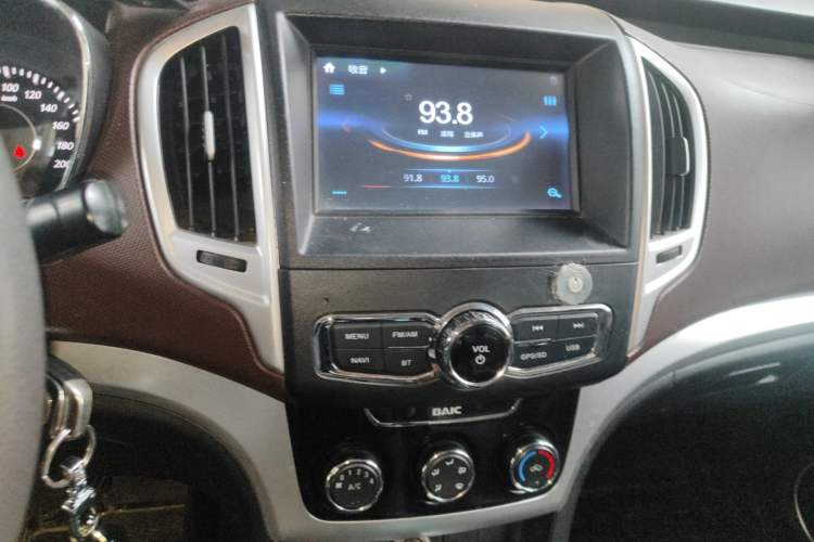 Used HYOSOW H3 2015 1.5L manual Comfort trim level Audio And AC Panel