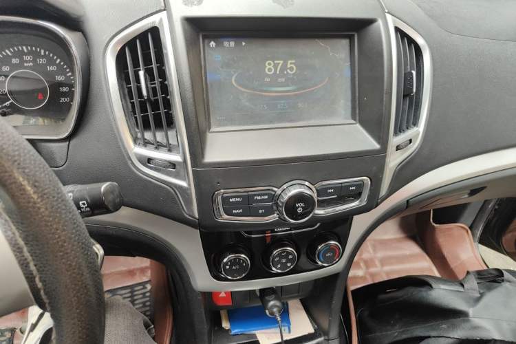 Used HYOSOW H3 2015 1.5L manual luxury version Audio And AC Panel