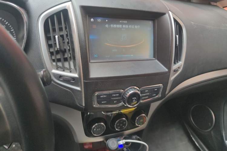 Used HYOSOW H3 2015 1.5L manual luxury version Audio And AC Panel