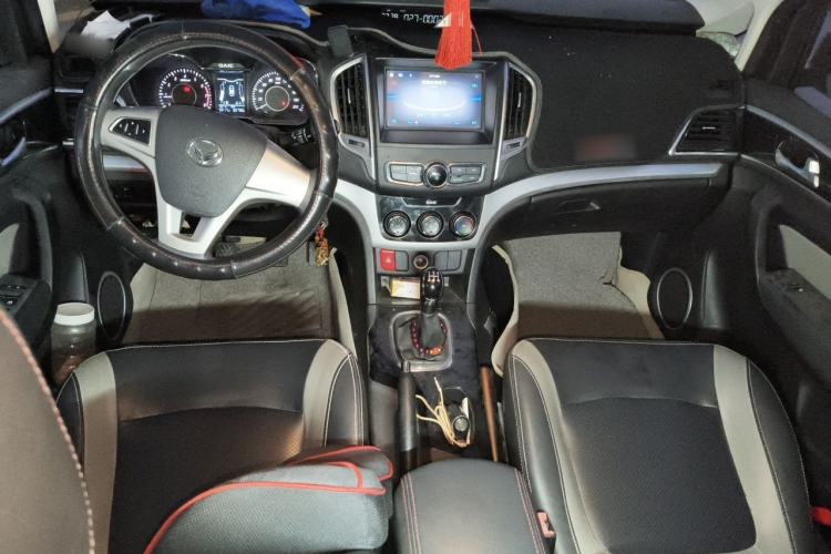 Used HYOSOW H3 2015 1.5L manual luxury version Center Console