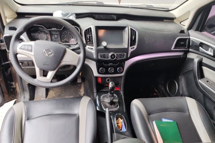 Used HYOSOW H3 2015 1.5L manual luxury version Center Console