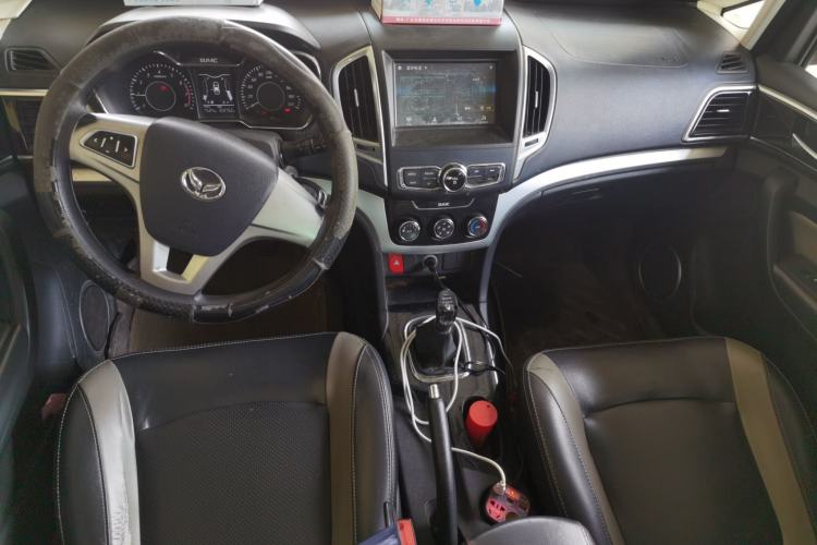 Used HYOSOW H3 2015 1.5L manual luxury version Center Console