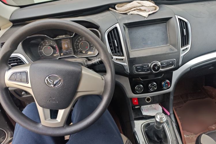 Used HYOSOW H3 2015 1.5L manual luxury version Center Console
