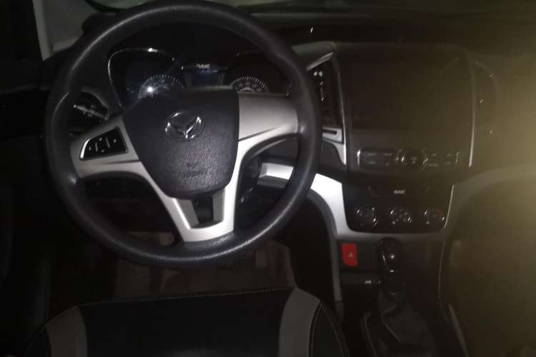Used HYOSOW H3 2015 1.5L manual luxury version Center Console