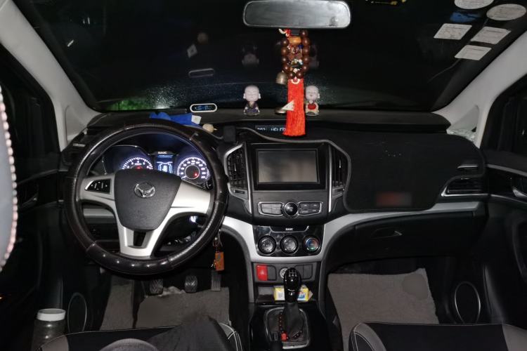 Used HYOSOW H3 2015 1.5L manual luxury version Center Console