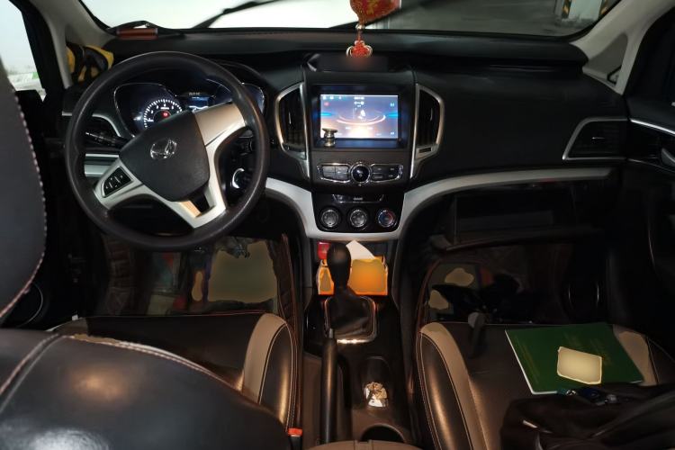 Used HYOSOW H3 2015 1.5L manual luxury version Center Console