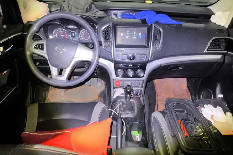 Used HYOSOW H3 2015 1.5L manual luxury version Center Console