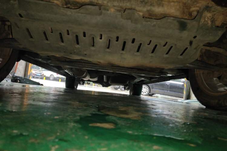 Used HYOSOW H3 2015 1.5L manual luxury version Chassis Front