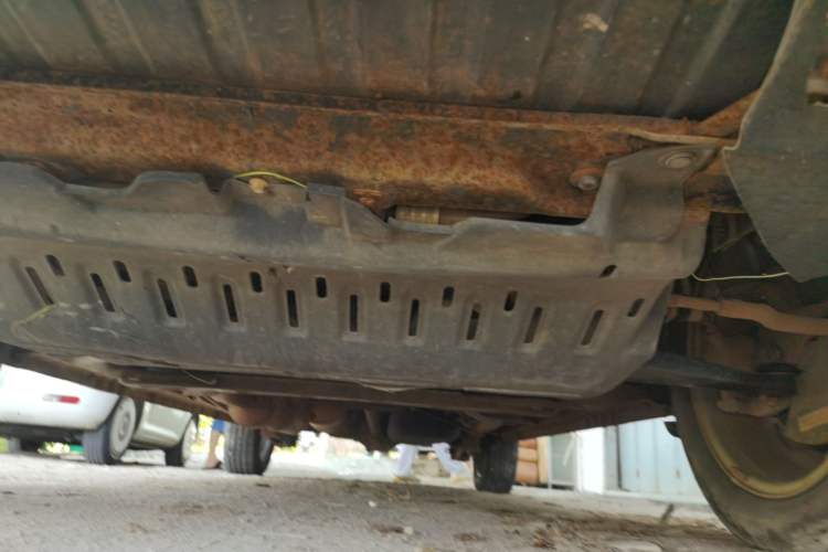 Used HYOSOW H3 2015 1.5L manual luxury version Chassis Front