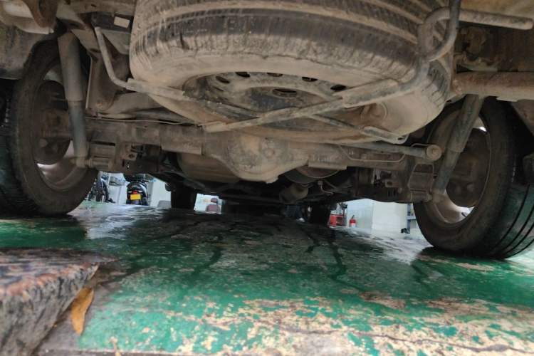 Used HYOSOW H3 2015 1.5L manual luxury version Chassis Rear