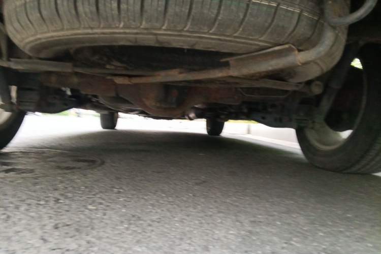 Used HYOSOW H3 2015 1.5L manual luxury version Chassis Rear