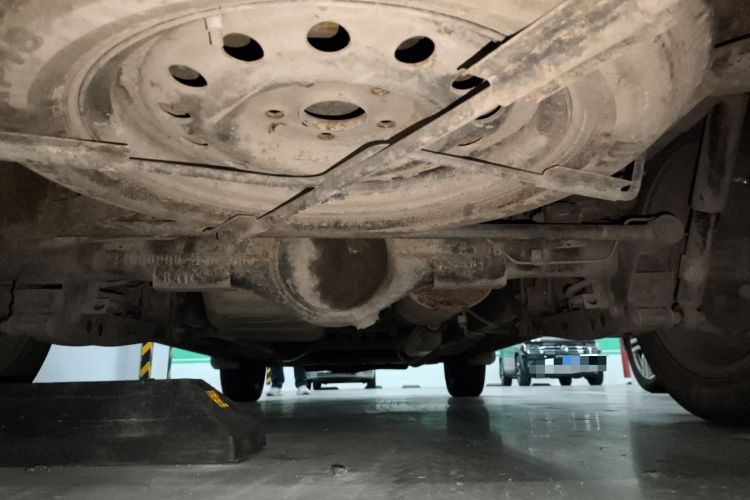 Used HYOSOW H3 2015 1.5L manual luxury version Chassis Rear