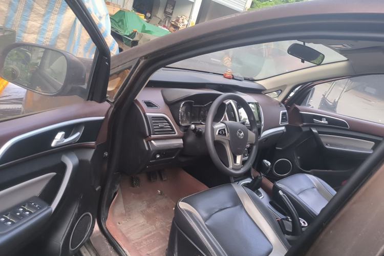 Used HYOSOW H3 2015 1.5L manual Comfort trim level Driver Seat