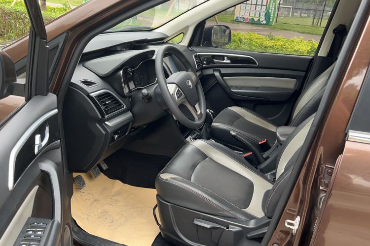Used HYOSOW H3 2015 1.5L manual luxury version Driver Seat
