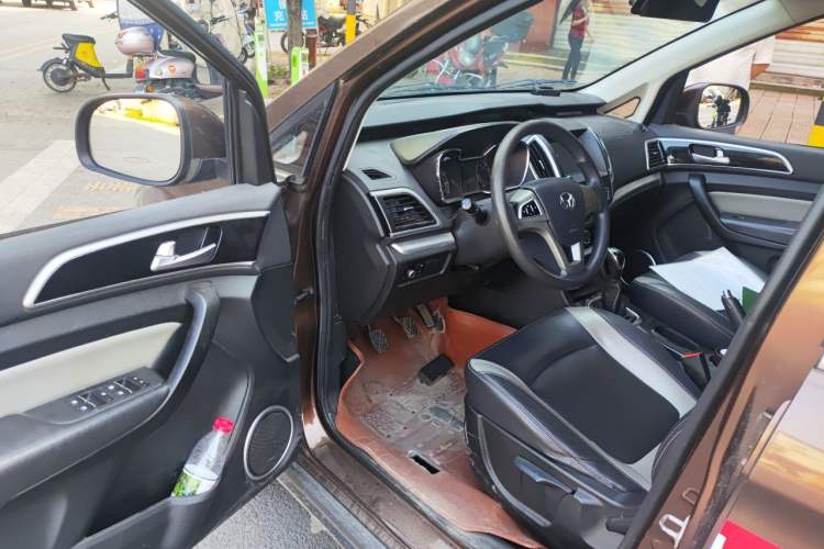Used HYOSOW H3 2015 1.5L manual luxury version Driver Seat