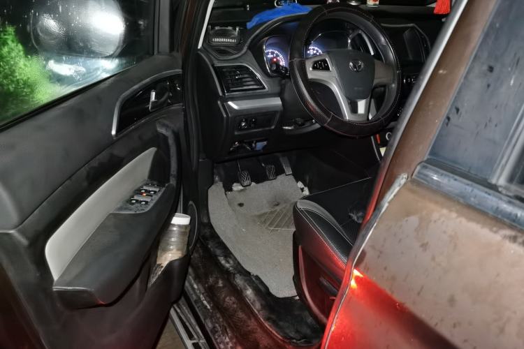 Used HYOSOW H3 2015 1.5L manual luxury version Driver Seat