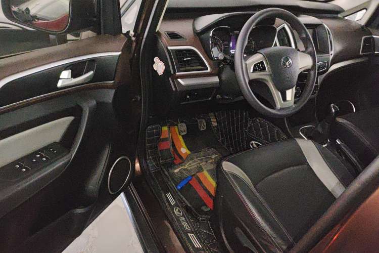 Used HYOSOW H3 2015 1.5L manual Comfort trim level Driver Seat