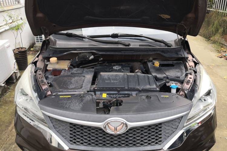 Used HYOSOW H3 2015 1.5L manual Comfort trim level Engine Bay