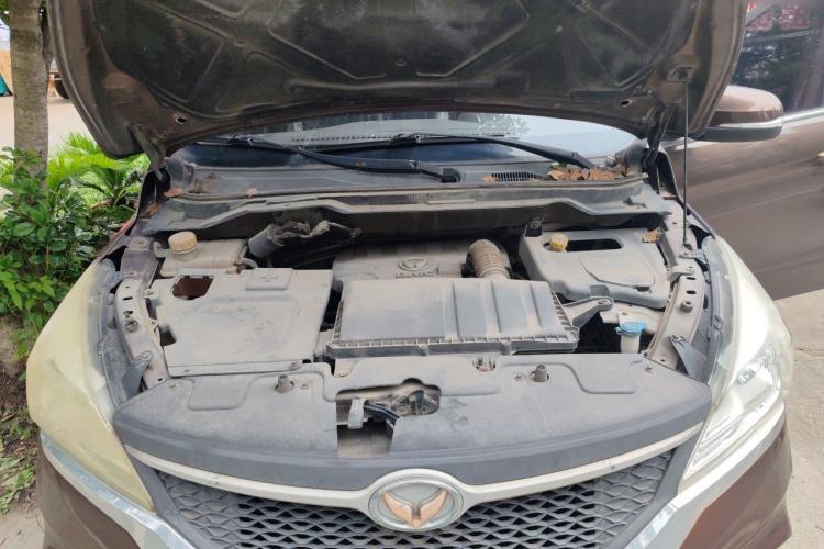 Used HYOSOW H3 2015 1.5L manual luxury version Engine Bay