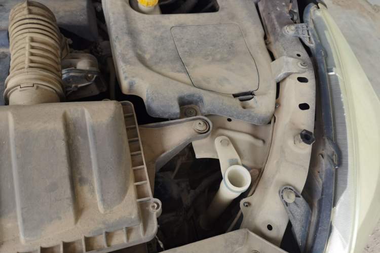 Used HYOSOW H3 2015 1.5L manual luxury version Engine Bay Left