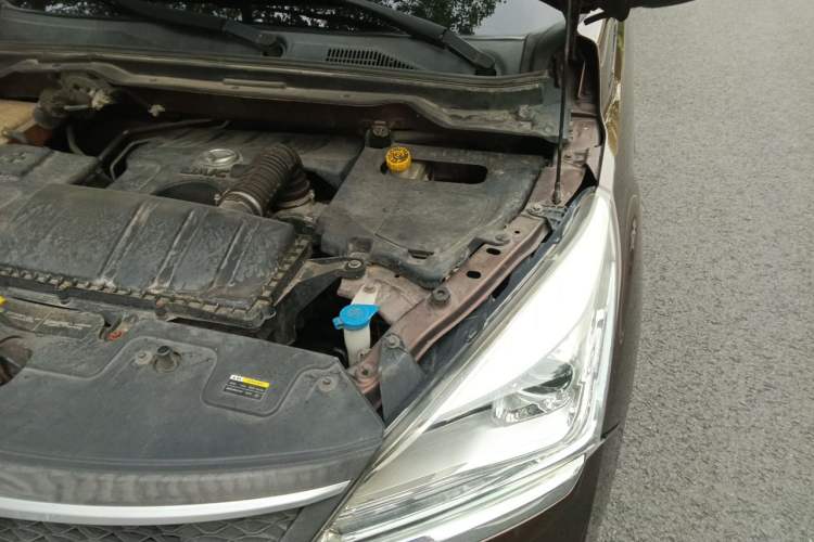 Used HYOSOW H3 2015 1.5L manual luxury version Engine Bay Left