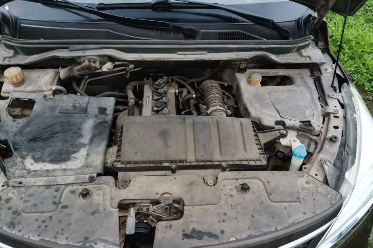 Used HYOSOW H3 2015 1.5L manual luxury version Engine Bay Left