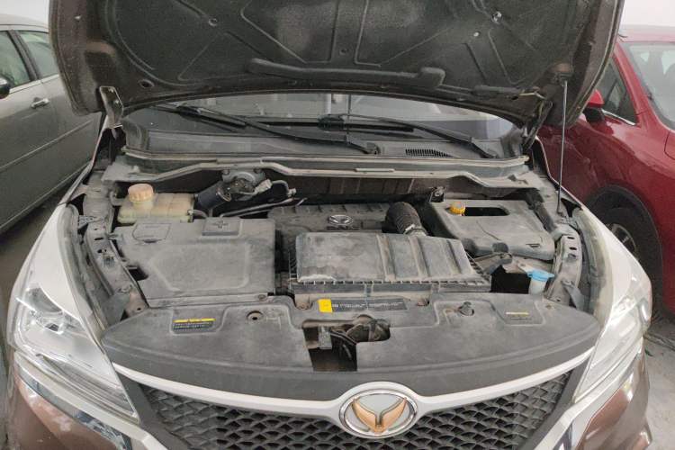 Used HYOSOW H3 2015 1.5L manual Comfort trim level Engine Bay