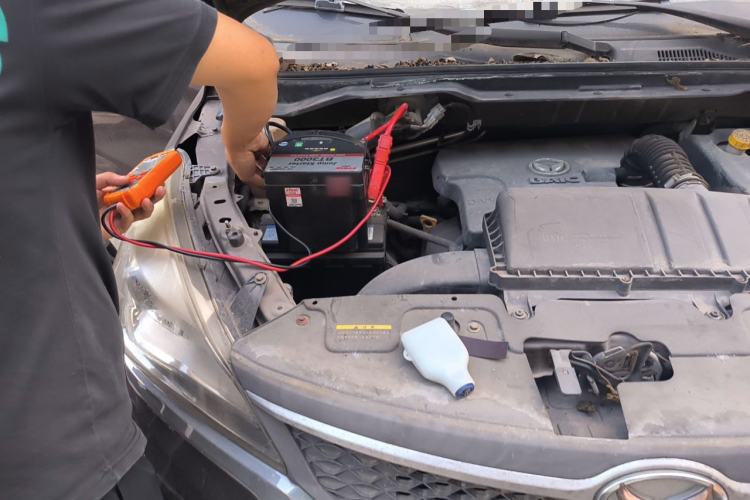 Used HYOSOW H3 2015 1.5L manual Comfort trim level Engine Bay Right