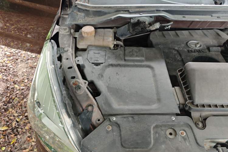 Used HYOSOW H3 2015 1.5L manual luxury version Engine Bay Right