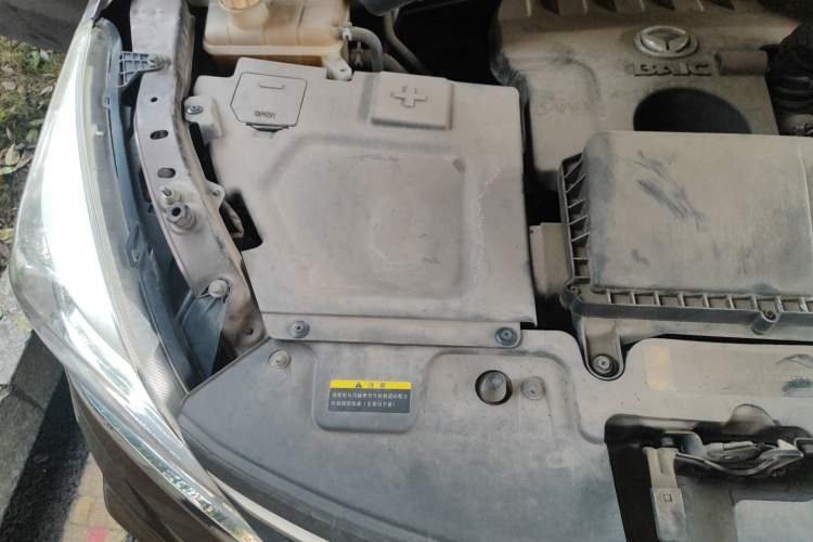 Used HYOSOW H3 2015 1.5L manual Comfort trim level Engine Bay Right