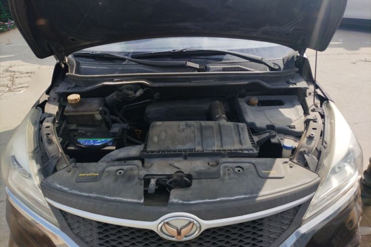 Used HYOSOW H3 2015 1.5L manual luxury version Engine Bay