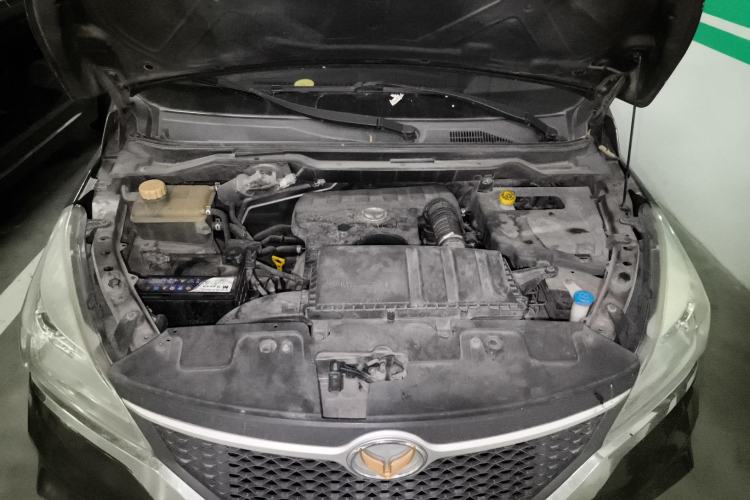Used HYOSOW H3 2015 1.5L manual luxury version Engine Bay