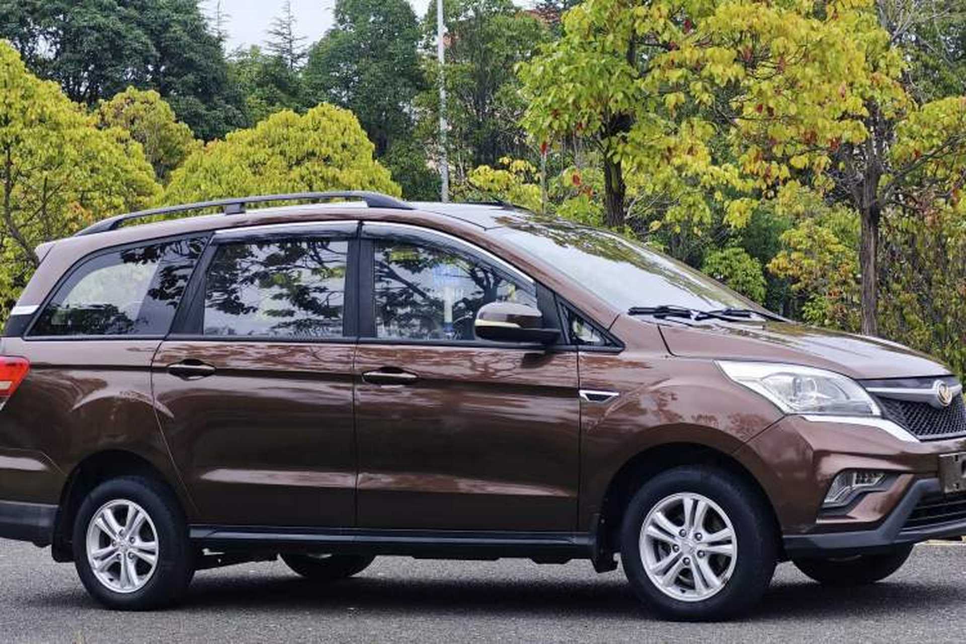 Used HYOSOW H3 2015 1.5L manual Comfort trim level Exterior 3