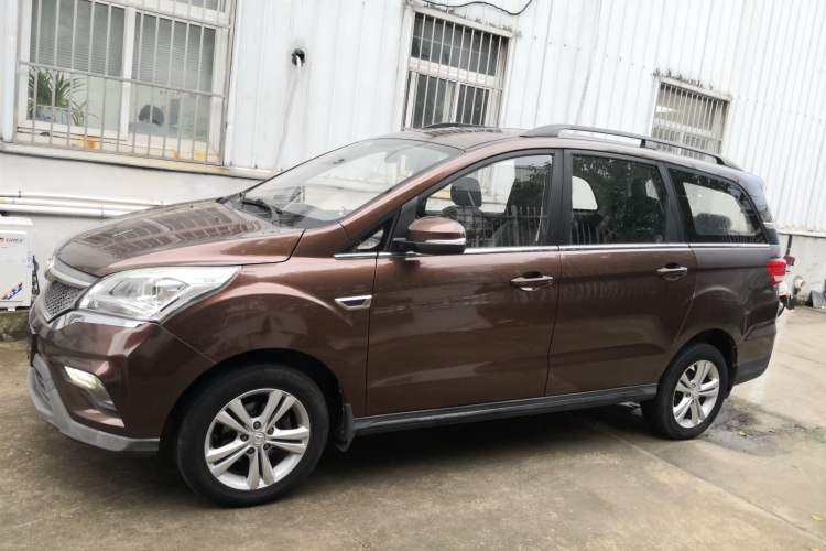 Used HYOSOW H3 2015 1.5L manual Comfort trim level Exterior 3