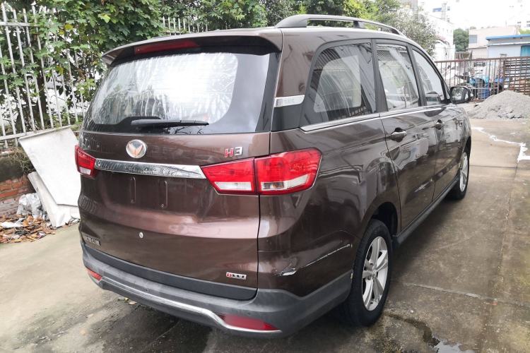 Used HYOSOW H3 2015 1.5L manual Comfort trim level Exterior 5