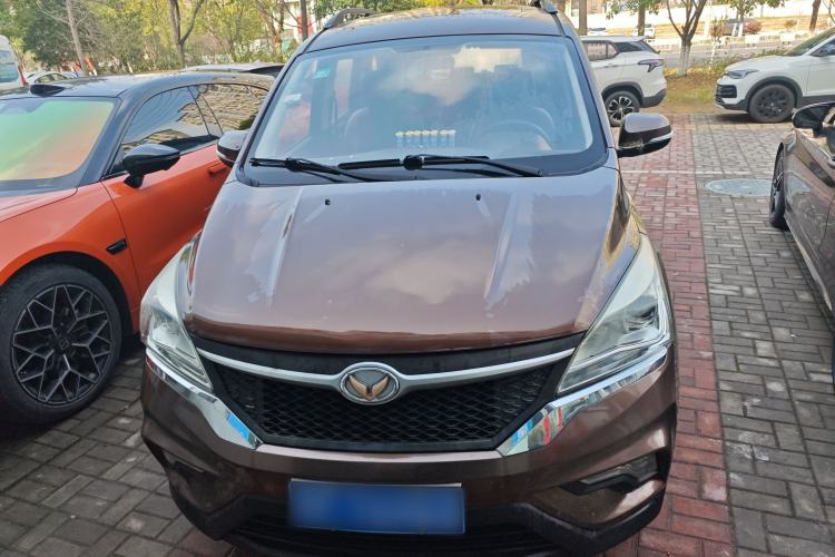 Used HYOSOW H3 2015 1.5L manual luxury version Front