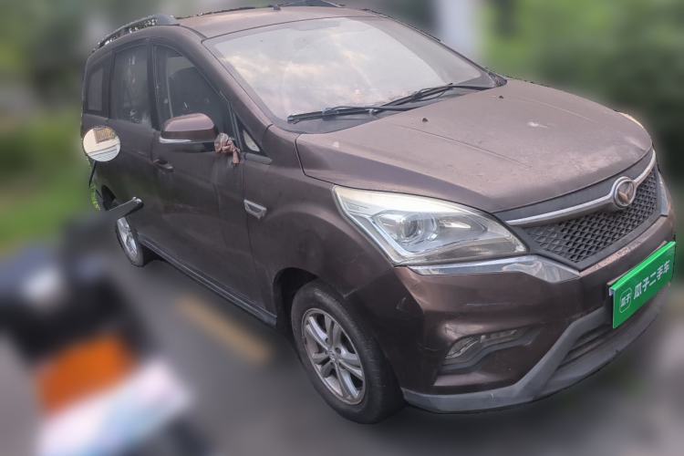 Used HYOSOW H3 2015 1.5L manual Comfort trim level Front Right 45 Deg