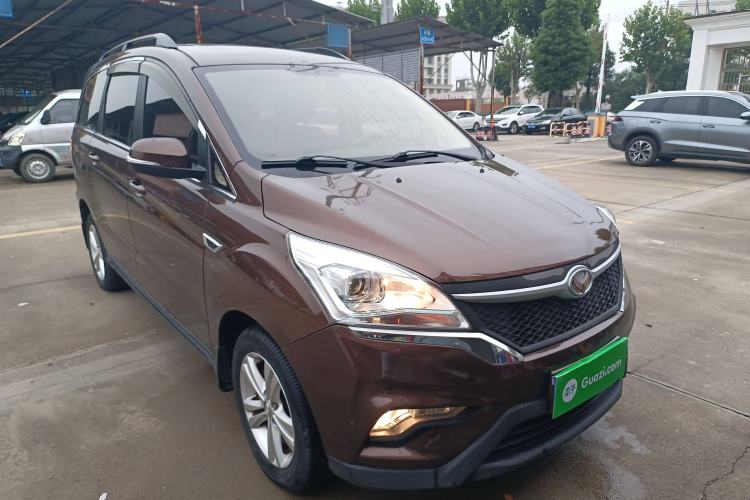 Used HYOSOW H3 2015 1.5L manual Comfort trim level Front Right 45 Deg