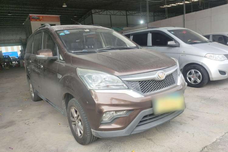 Used HYOSOW H3 2015 1.5L manual Comfort trim level Front Right 45 Deg