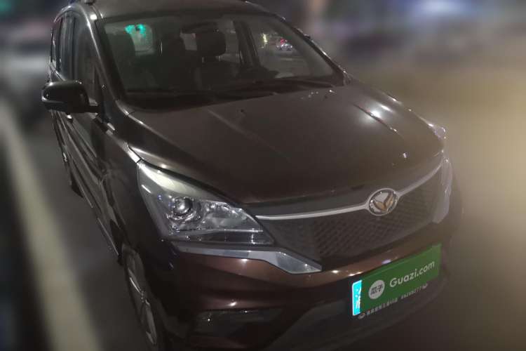 Used HYOSOW H3 2015 1.5L manual luxury version Front Right 45 Deg