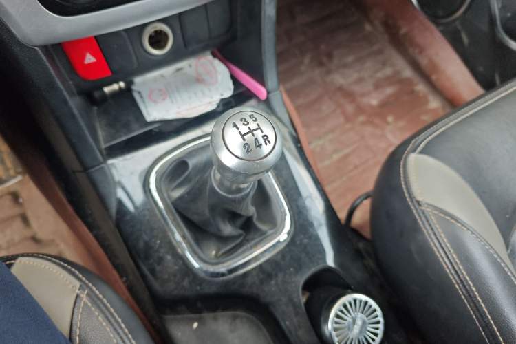 Used HYOSOW H3 2015 1.5L manual luxury version Gear Lever