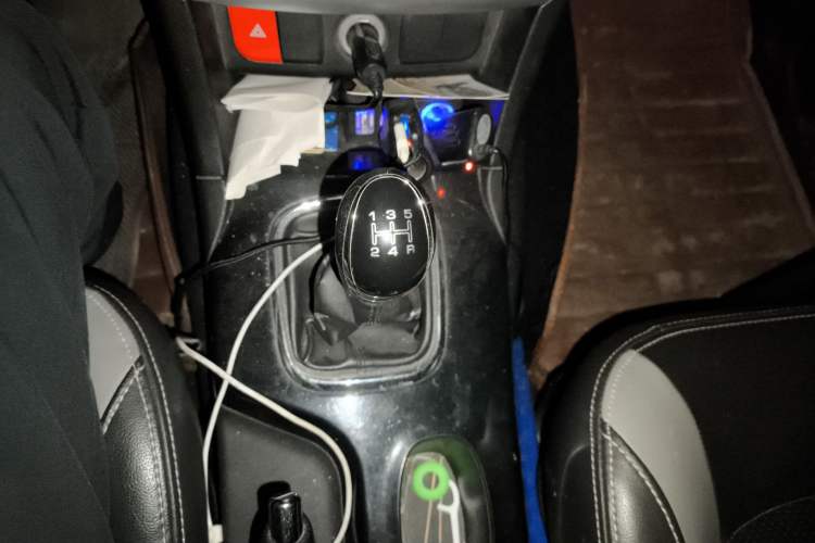 Used HYOSOW H3 2015 1.5L manual luxury version Gear Lever