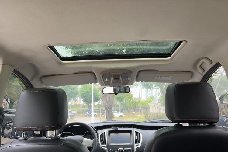 Used HYOSOW H3 2015 1.5L manual luxury version Headliner