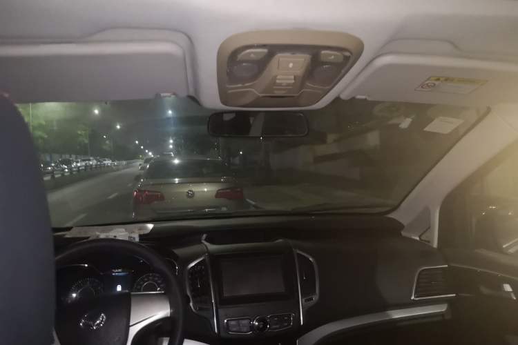 Used HYOSOW H3 2015 1.5L manual luxury version Headliner
