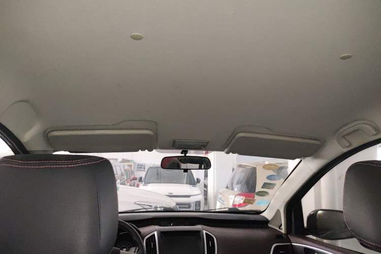 Used HYOSOW H3 2015 1.5L manual Comfort trim level Headliner