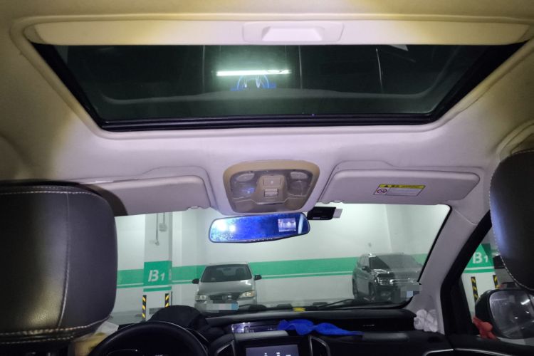 Used HYOSOW H3 2015 1.5L manual luxury version Headliner