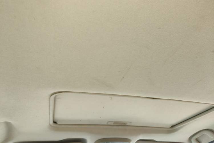 Used HYOSOW H3 2015 1.5L manual luxury version Headliner
