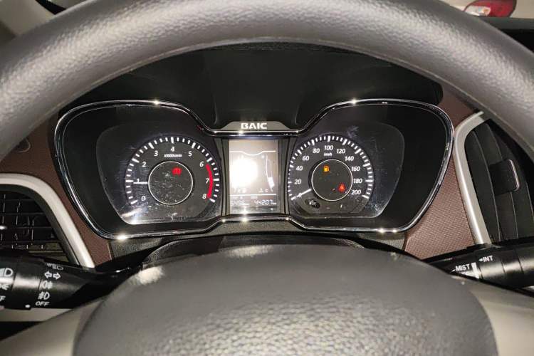 Used HYOSOW H3 2015 1.5L manual Comfort trim level Instrument Cluster